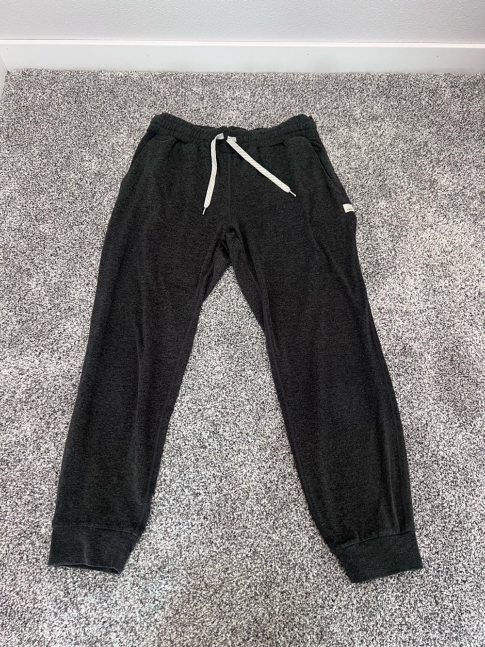 Women’s Vuori Joggers - Picture 2 of 5